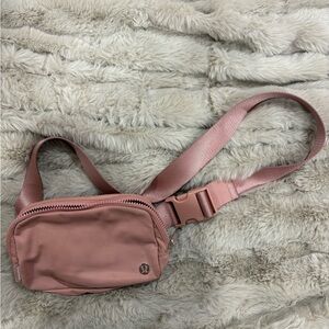 Lululemon Everywhere Belt Bag 1L